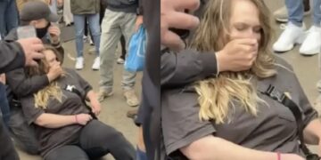 Grote ophef na ingreep agent bij Dodenherdenking