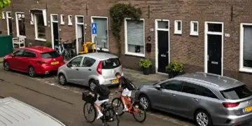 Jongen vol geraakt door bliksem terwijl zijn moeder filmt