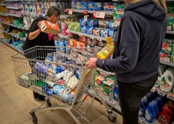 Eén minuut gratis winkelen bij Jumbo: Sherley doet iets wat niemand verwacht