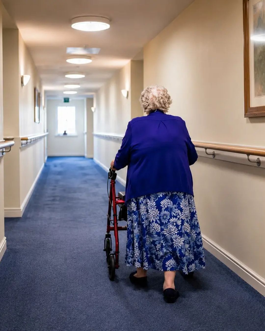 Vrouw (80) in portiek verkracht, iedereen in shock als blijkt wie achter de laffe daad zit