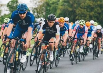 Wat begon als een fietstocht eindigt in drama: negen wielrenners raken gewond