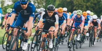 Wat begon als een fietstocht eindigt in drama: negen wielrenners raken gewond
