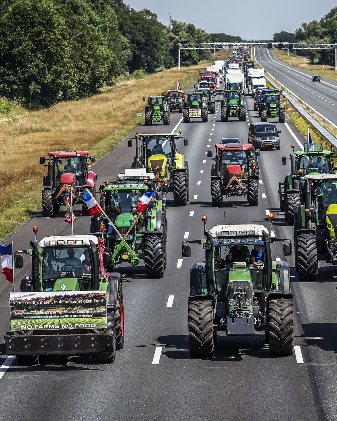 Politie grijpt hard in na trekkerprotest: boeren massaal op de bon