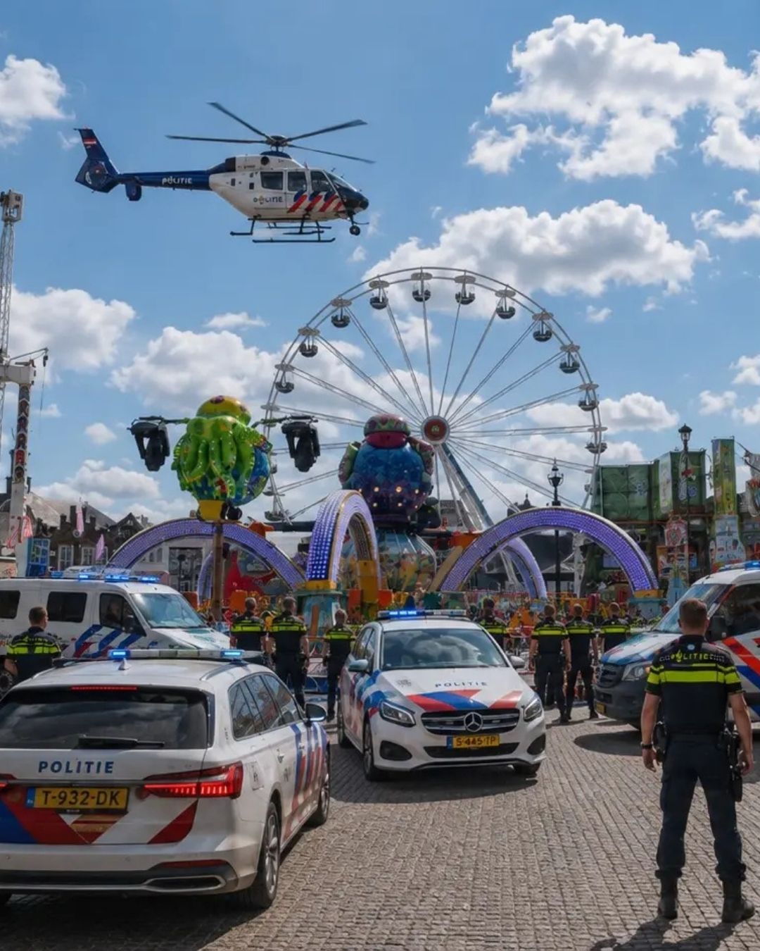 Massale politie inzet na heftige confrontatie nieuwkomers met lokale groep op Kermis