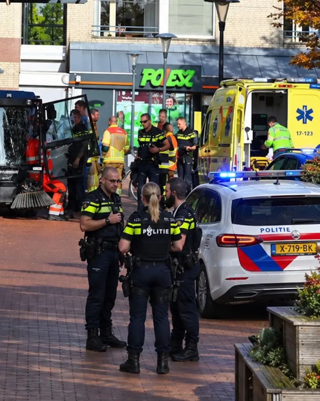 Vreselijk ongeval: kindje overleden na tragische aanrijding in winkelstraat
