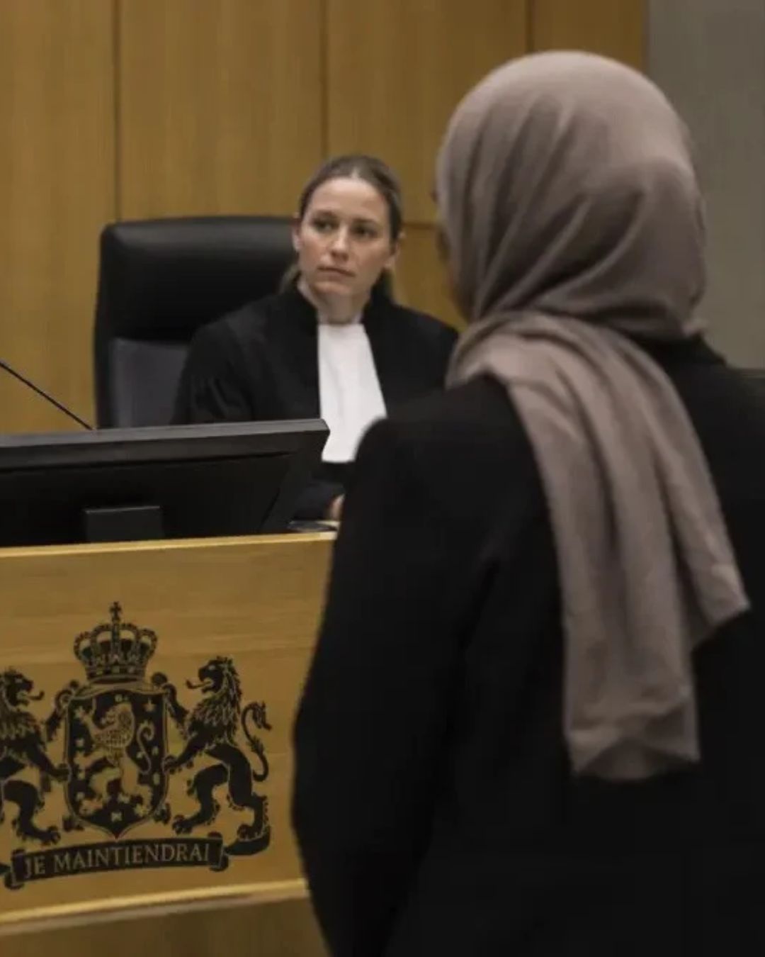 Rechter haalt keihard uit naar docent met hoofddoek: pittige uitspraak volgt