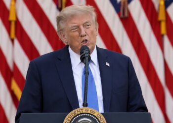 ‘Opeens grote zorgen om gezondheid Donald Trump (80) na alarm doktoren’