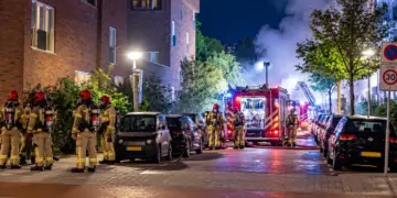 Grote brand in parkeergarage: bewoners van zeker 55 woningen geëvacueerd