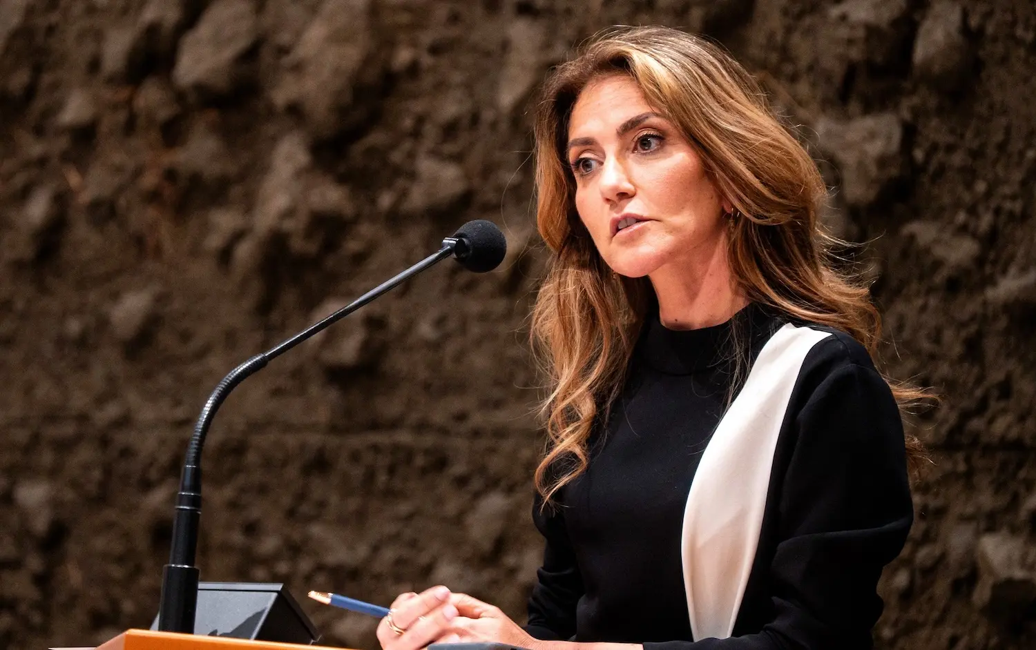 Onrust bij VVD neemt toe: prominenten uiten kritiek op koers en leiderschap