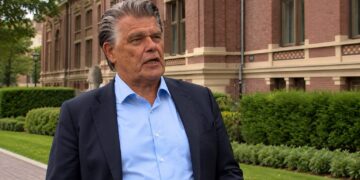 Bizarre wending rond Emile Ratelband: WhatsApp-bericht gelezen