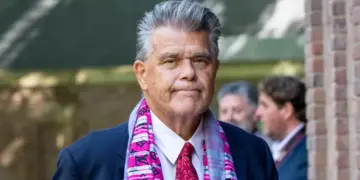Emile Ratelband geeft na wekenlange zorgen eindelijk teken van leven, maar zijn boodschap roept vragen op