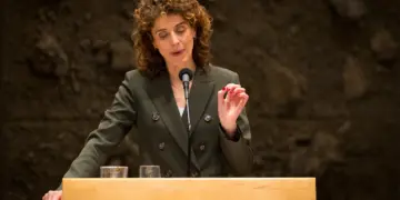 Grote onrust onder artsen: plannen minister Hermans voor longcovidpatiënten onder vuur