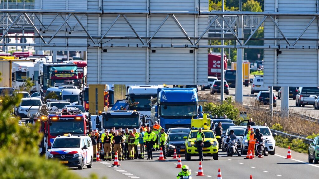 Afschuwelijk: Meerdere slachtoffers bij verschrikkelijk verkeersongeval A16